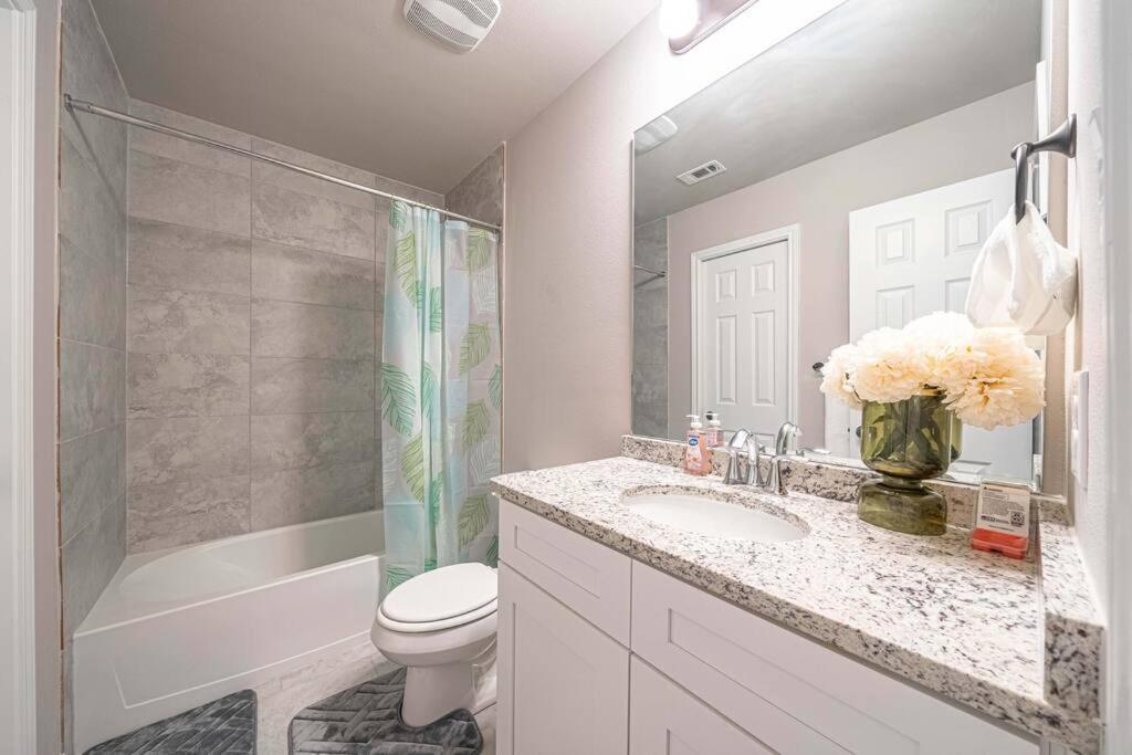 Gorgeous, Brand New 3 Bedrooms Home- Built 2024, Near Seaworld & Lackland Afb San Antonio Zewnętrze zdjęcie