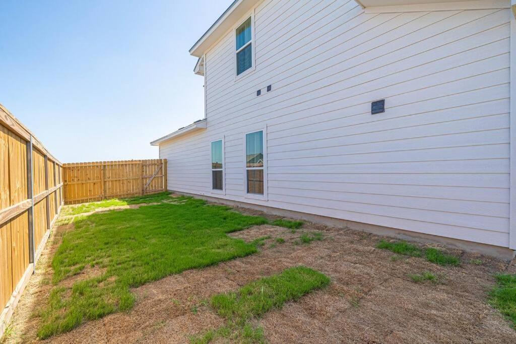 Gorgeous, Brand New 3 Bedrooms Home- Built 2024, Near Seaworld & Lackland Afb San Antonio Zewnętrze zdjęcie