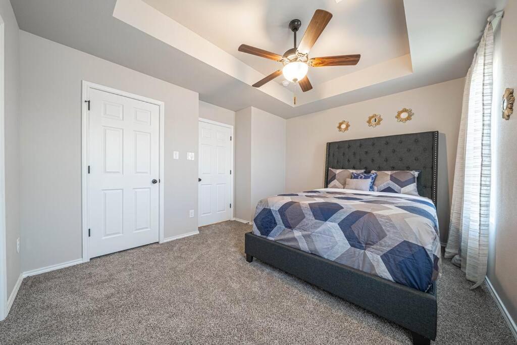 Gorgeous, Brand New 3 Bedrooms Home- Built 2024, Near Seaworld & Lackland Afb San Antonio Zewnętrze zdjęcie