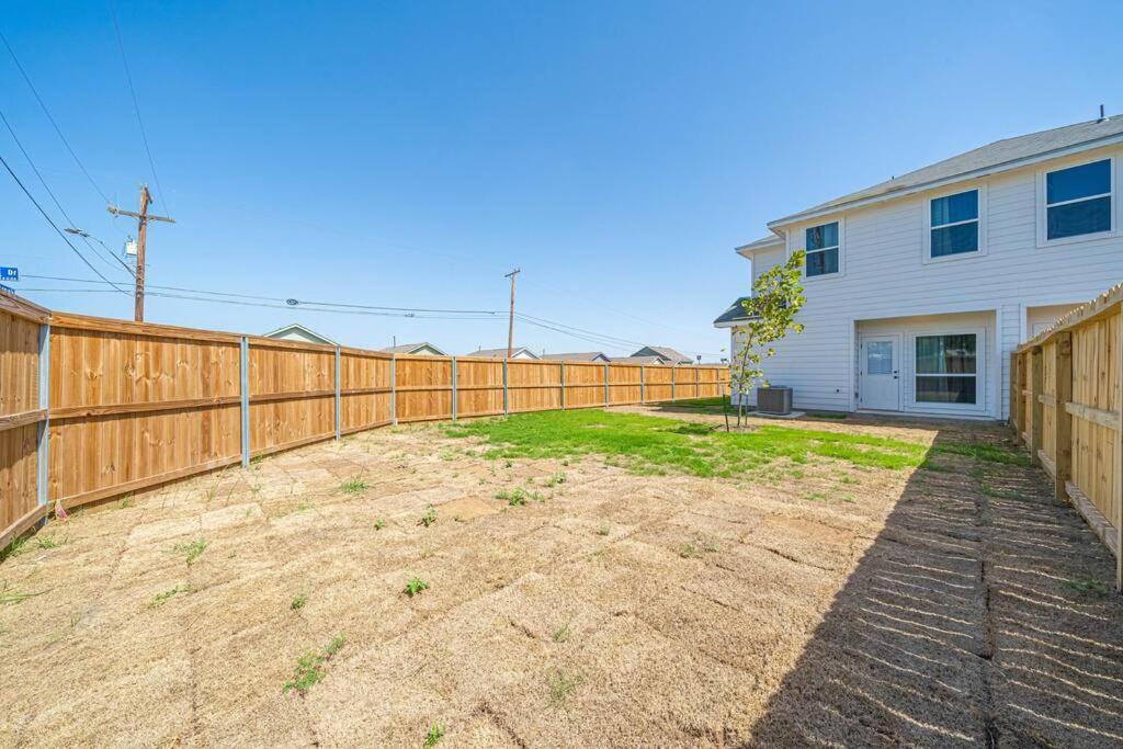 Gorgeous, Brand New 3 Bedrooms Home- Built 2024, Near Seaworld & Lackland Afb San Antonio Zewnętrze zdjęcie