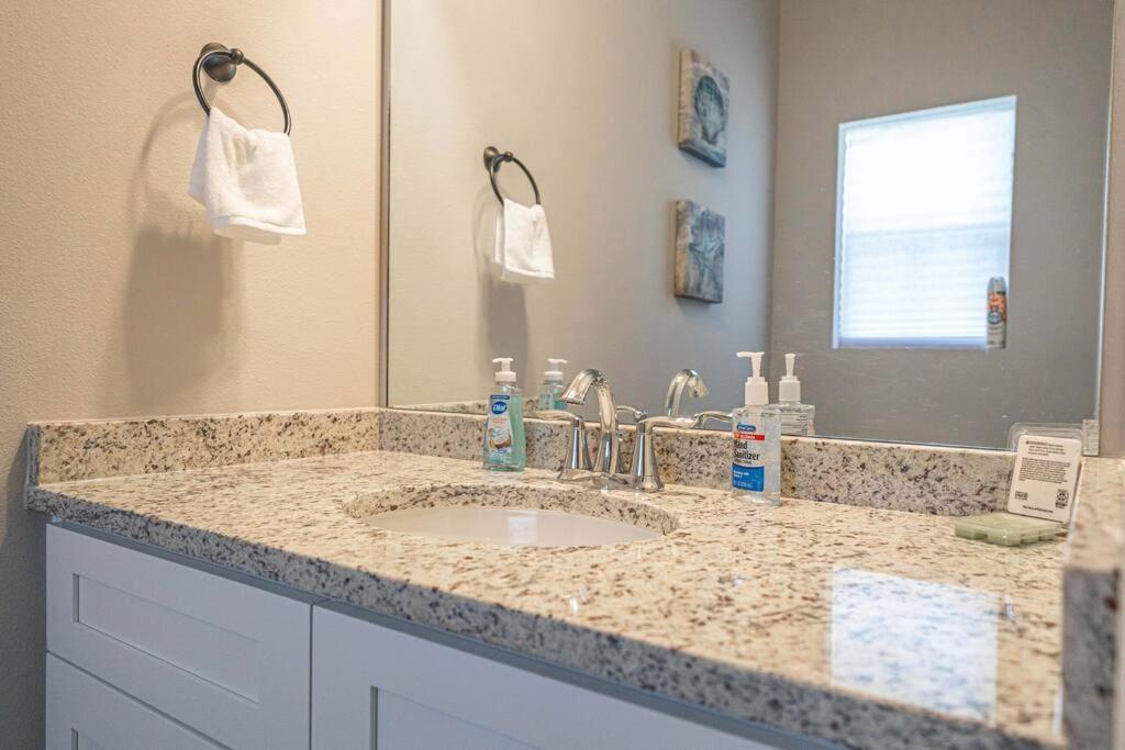 Gorgeous, Brand New 3 Bedrooms Home- Built 2024, Near Seaworld & Lackland Afb San Antonio Zewnętrze zdjęcie