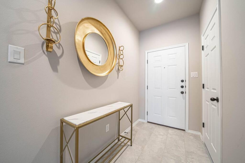 Gorgeous, Brand New 3 Bedrooms Home- Built 2024, Near Seaworld & Lackland Afb San Antonio Zewnętrze zdjęcie