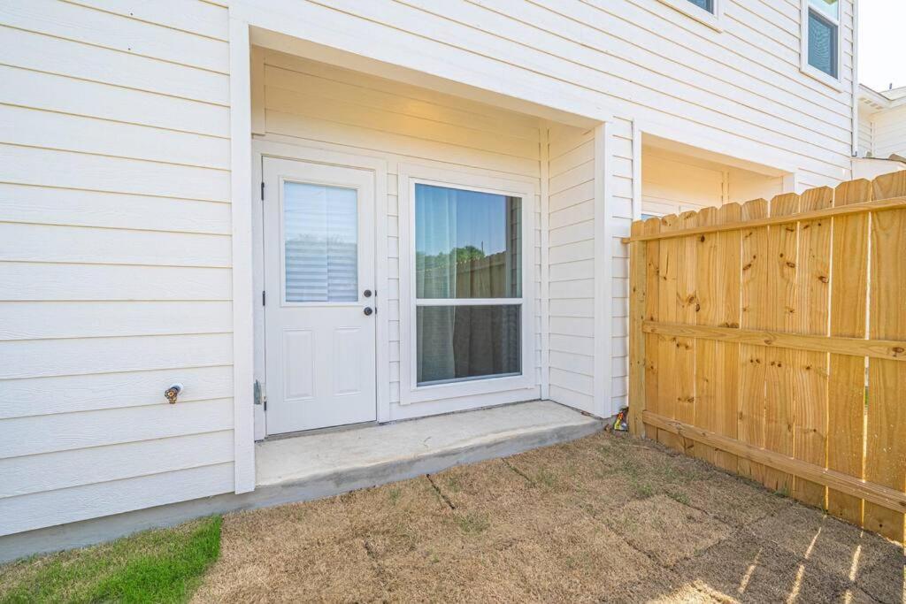 Gorgeous, Brand New 3 Bedrooms Home- Built 2024, Near Seaworld & Lackland Afb San Antonio Zewnętrze zdjęcie