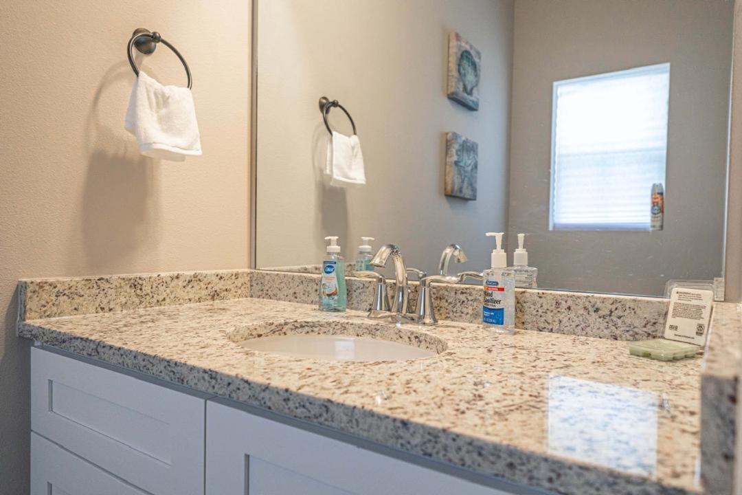 Gorgeous, Brand New 3 Bedrooms Home- Built 2024, Near Seaworld & Lackland Afb San Antonio Zewnętrze zdjęcie