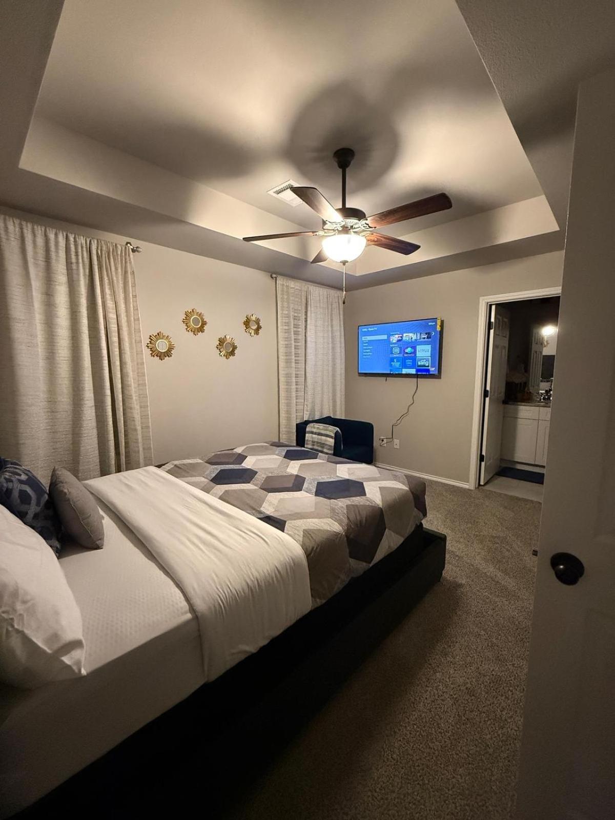 Gorgeous, Brand New 3 Bedrooms Home- Built 2024, Near Seaworld & Lackland Afb San Antonio Zewnętrze zdjęcie
