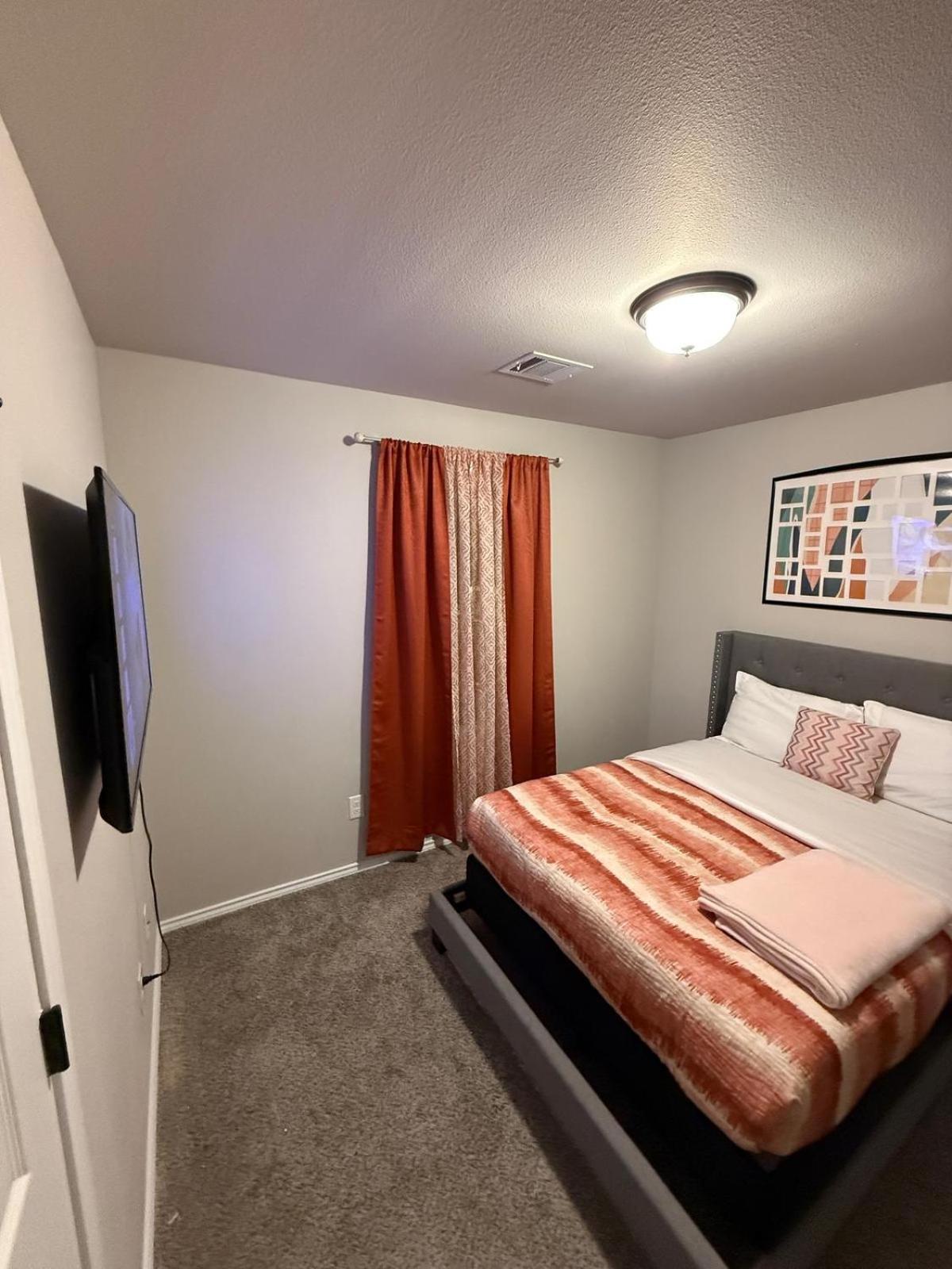 Gorgeous, Brand New 3 Bedrooms Home- Built 2024, Near Seaworld & Lackland Afb San Antonio Zewnętrze zdjęcie