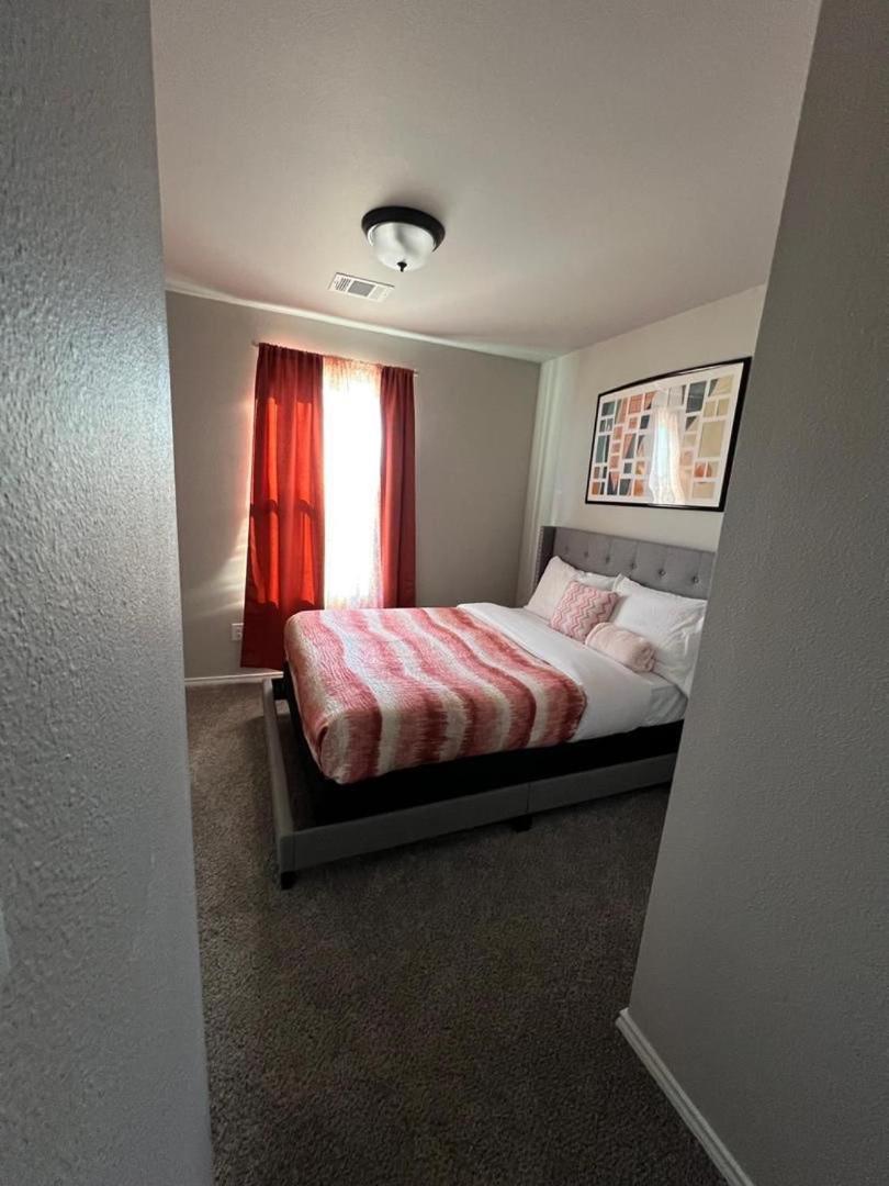 Gorgeous, Brand New 3 Bedrooms Home- Built 2024, Near Seaworld & Lackland Afb San Antonio Zewnętrze zdjęcie